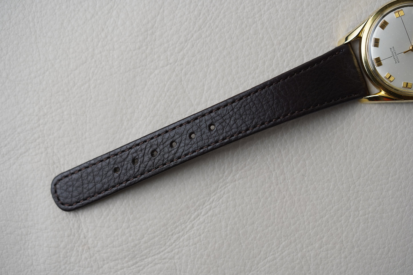 1960's Universal Genève Polerouter Date 204504-1