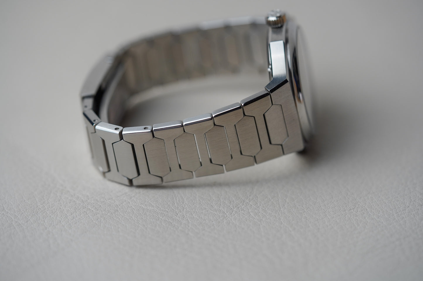 Atelier Wen Perception Grey Guilloché Dial