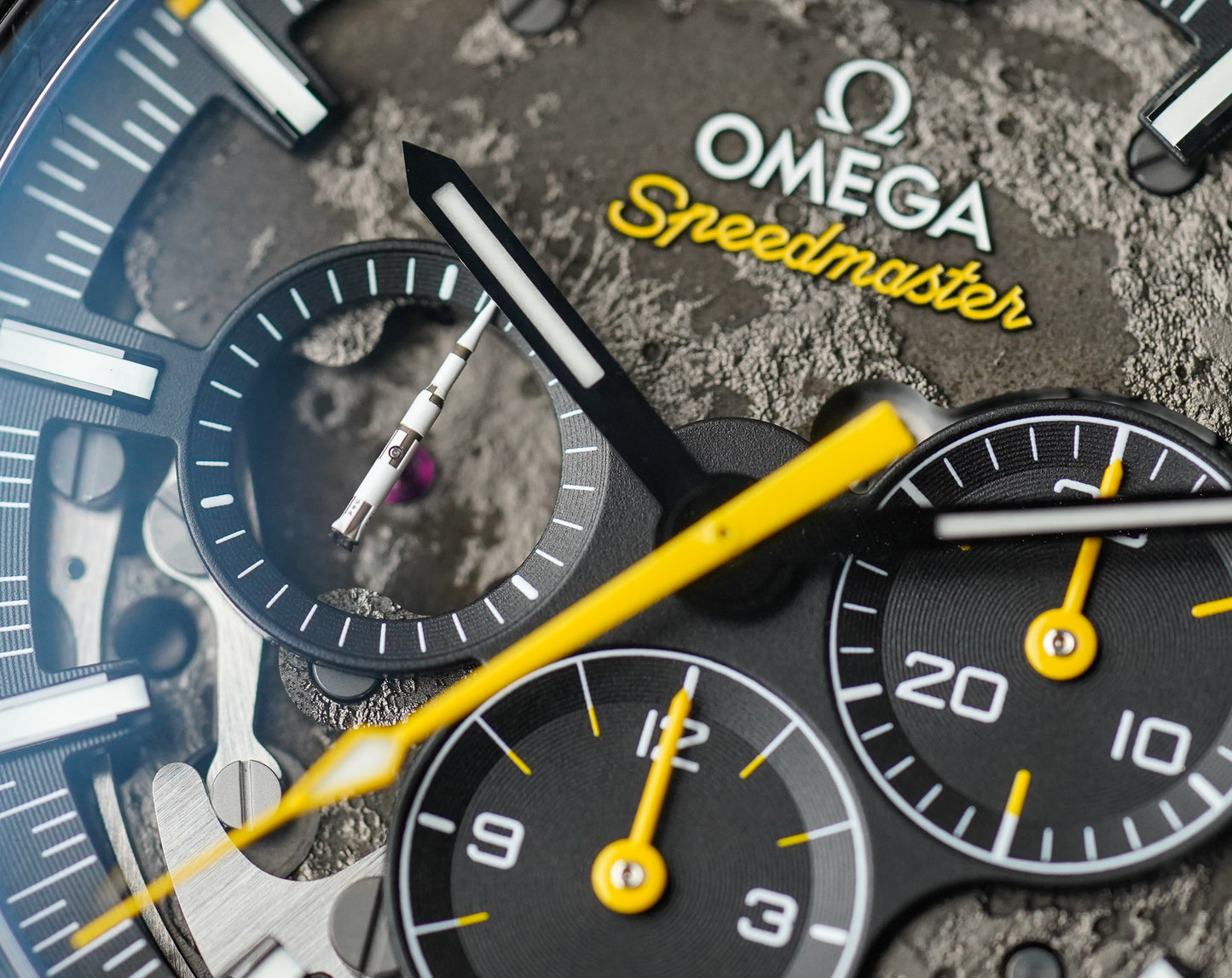Omega Speedmaster 'Dark Side of the Moon' 310.92.44.50.01.001