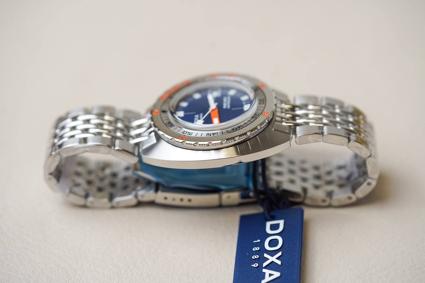 Doxa SUB 300 Caribbean 821.10.201.10