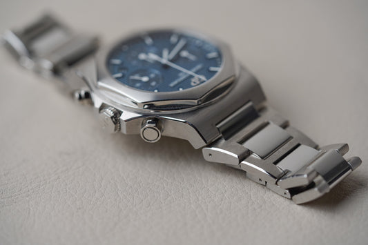 Girard Perregaux Laureato Chronograph 42mm 81020-11-431-11A