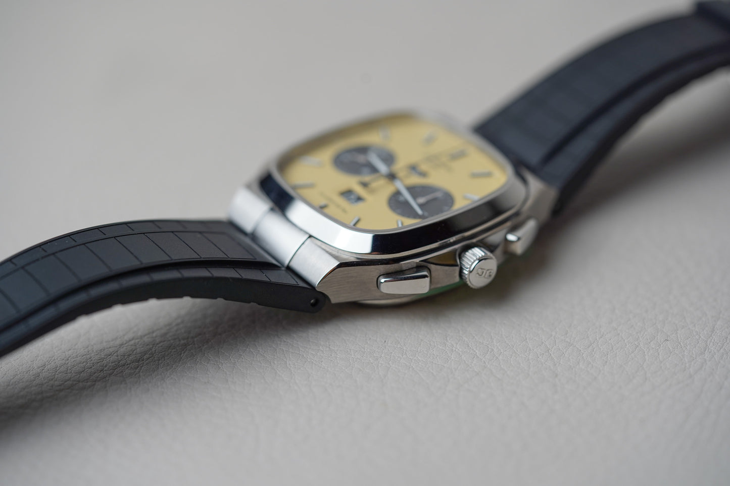 Glashutte Original Seventies Chronograph PanoramaDate Golden Bay Limited Edition 1-37-02-14-02-63