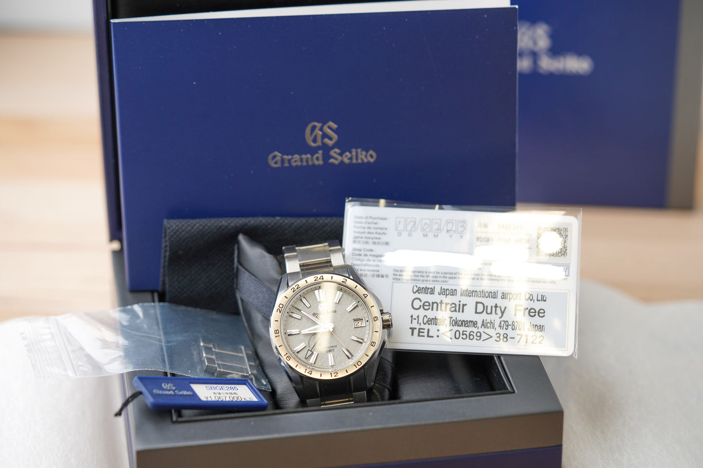 Grand Seiko Evolution 9 GMT SBGE285 'Mistflake'