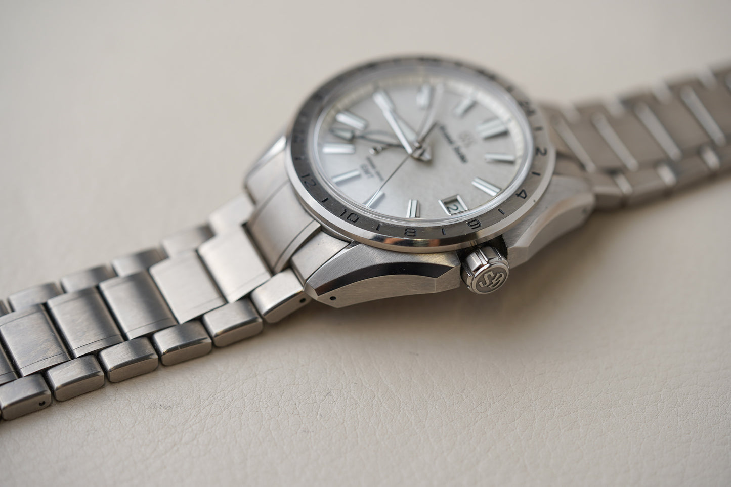 Grand Seiko Evolution 9 GMT SBGE285 'Mistflake'