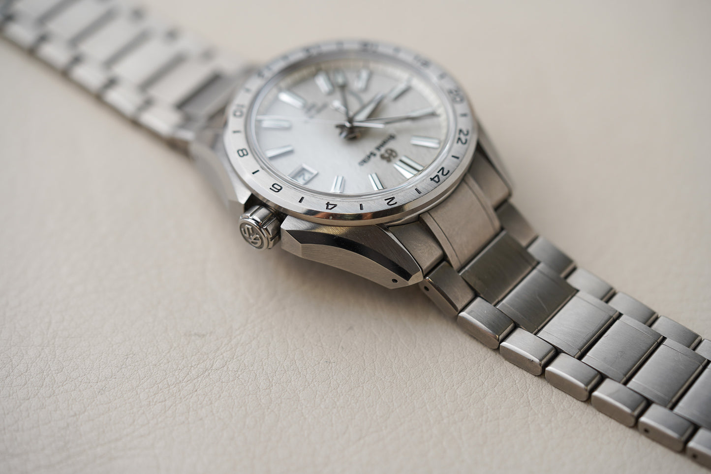 Grand Seiko Evolution 9 GMT SBGE285 'Mistflake'