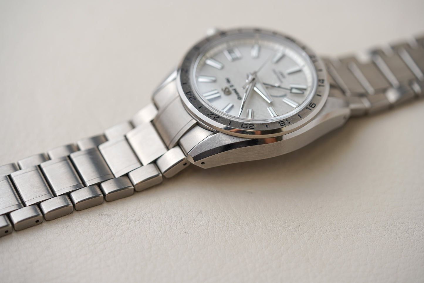 Grand Seiko Evolution 9 GMT SBGE285 'Mistflake'