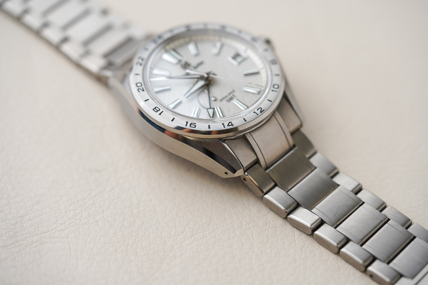 Grand Seiko Evolution 9 GMT SBGE285 'Mistflake'