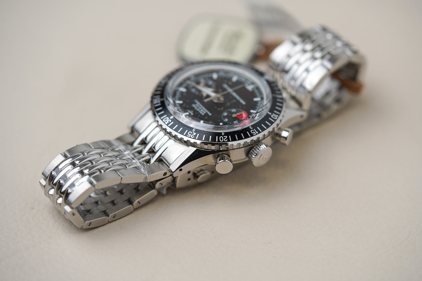 Nivada Grenchen Chronomaster White INTER.BEZEL Manual 86007WM04LC