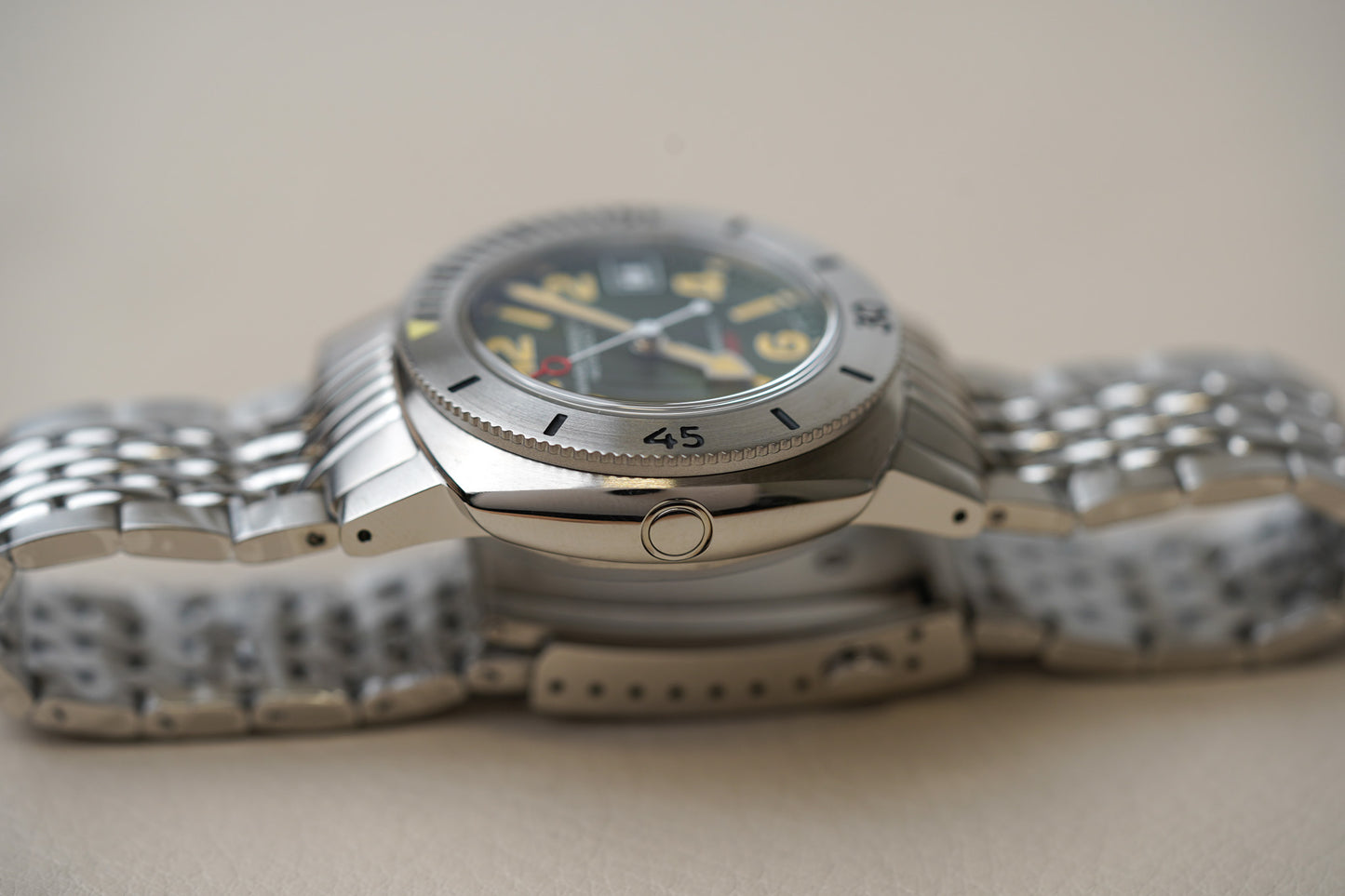 Nivada Grenchen Numerals Date Depthmaster Green BOR 14103A04