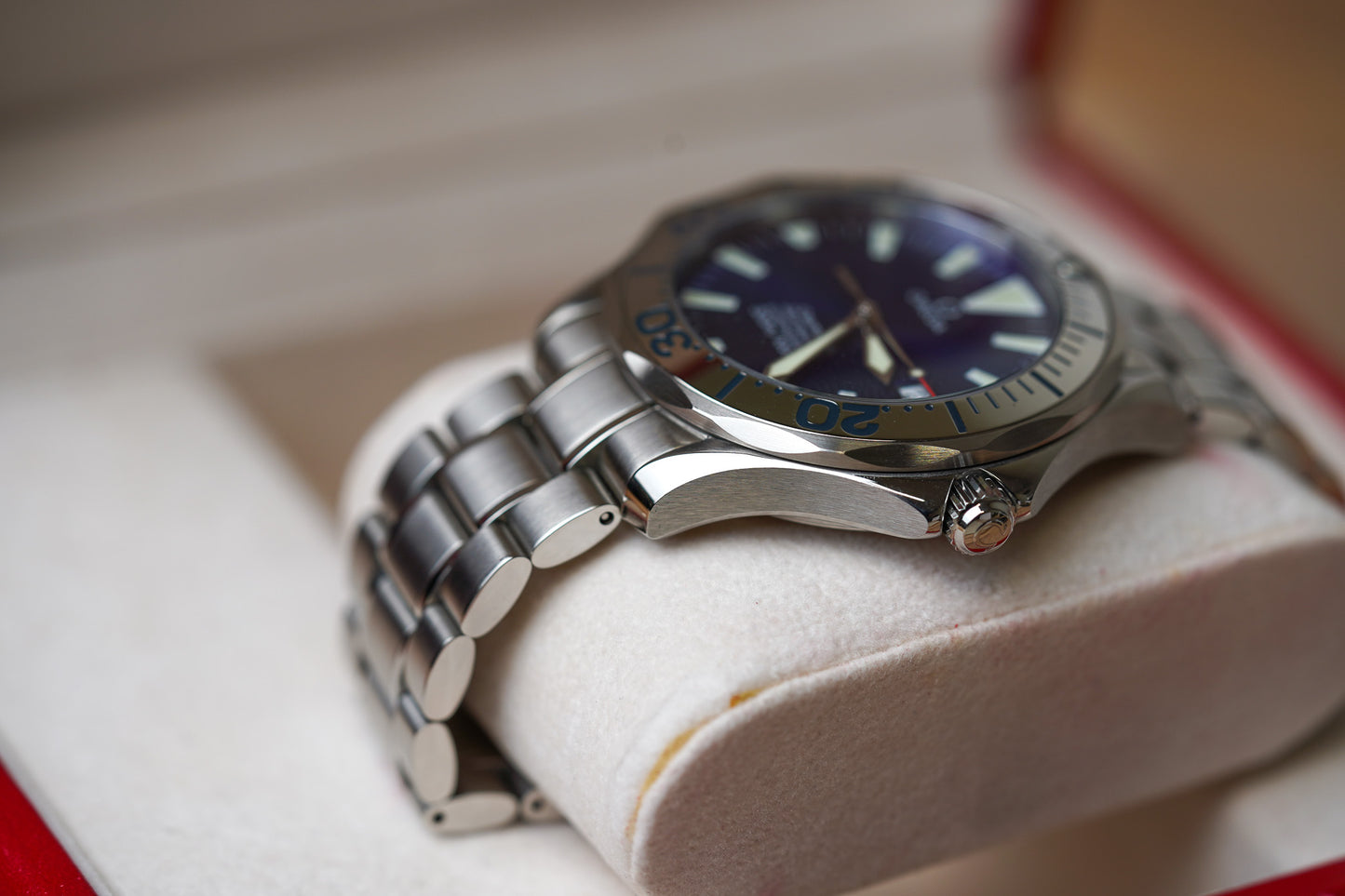 Omega Seamaster 'Electric Blue' 2255.80 41mm