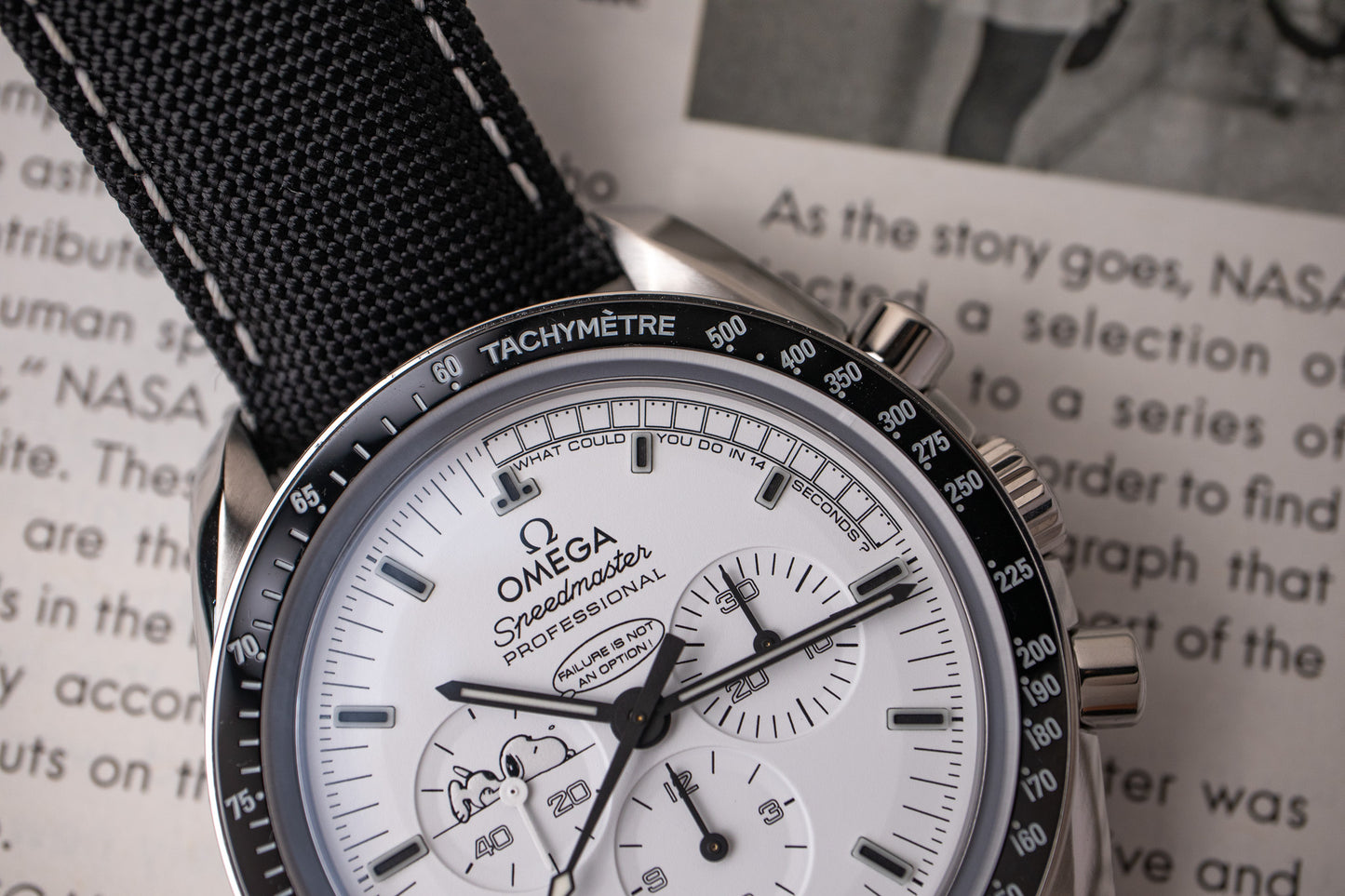 Omega Speedmaster Apollo 13 Snoopy '45th Anniversary' 311.32.42.30.04.003