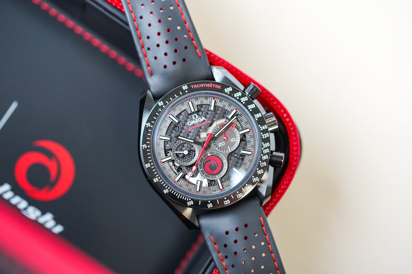 Omega Speedmaster Dark Side Of The Moon 'Team Alinghi' 311.92.44.30.01.002