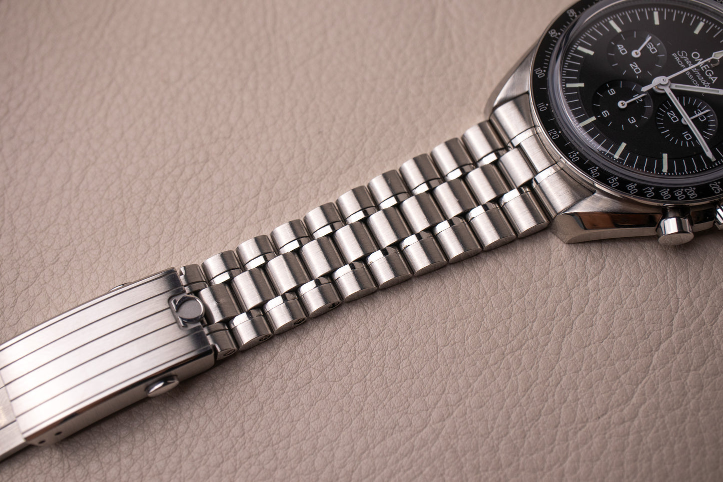 Omega Speedmaster Sapphire Sandwich 310.30.42.50.01.002
