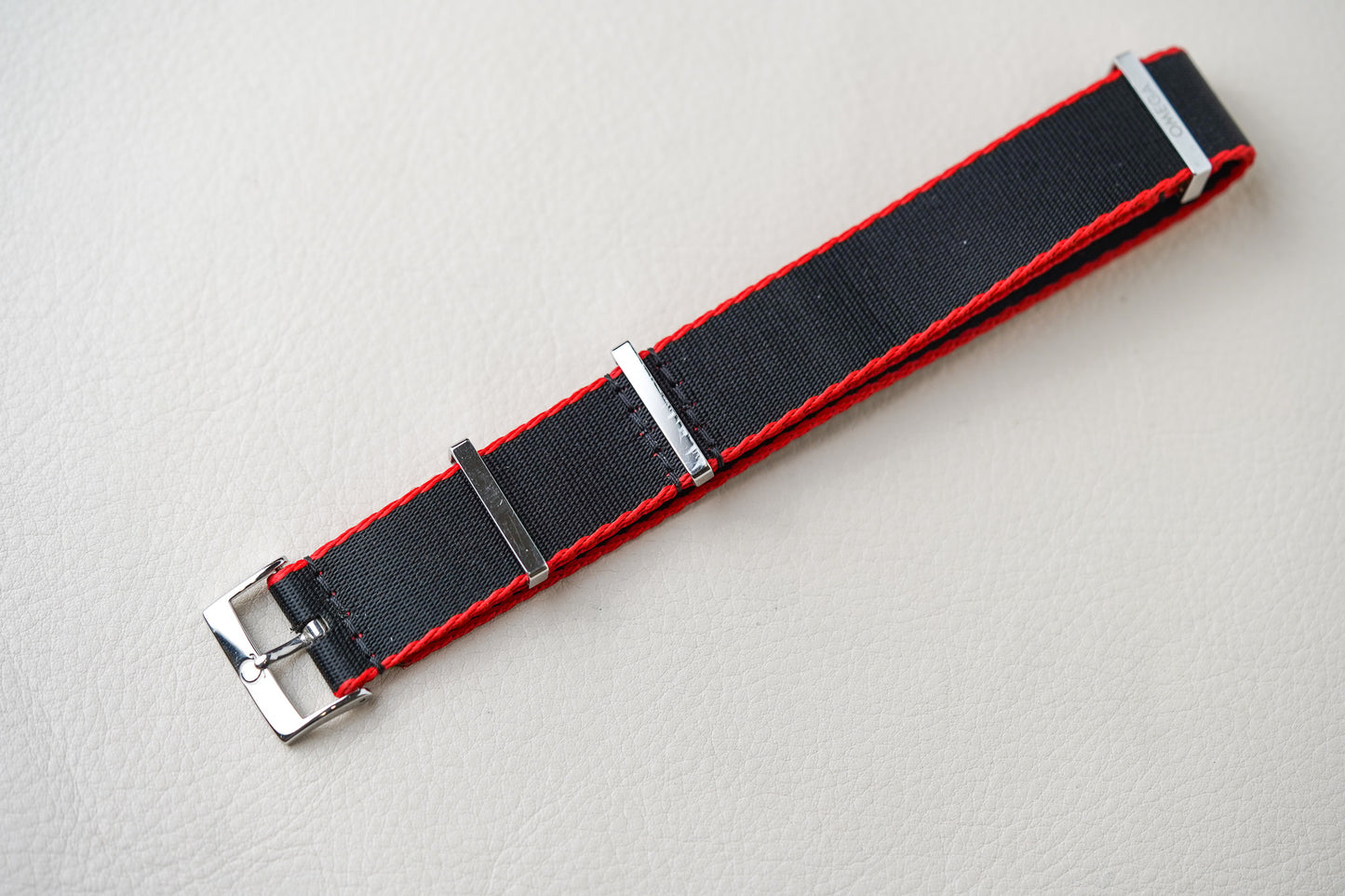 Omega Speedmaster White Moonwatch 310.30.42.50.04.001