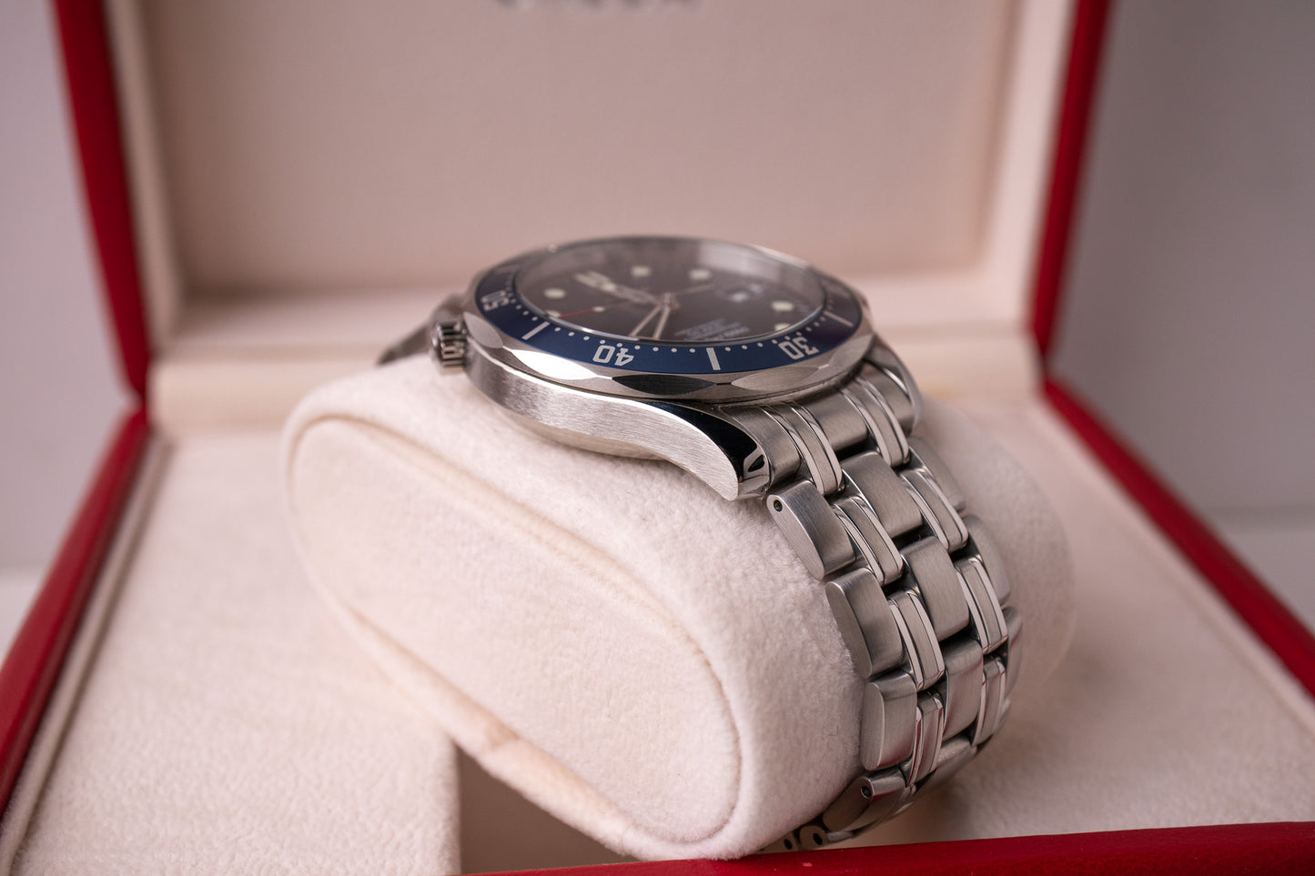 Omega Seamaster 300M James Bond 'Casino Royale' 2220.80