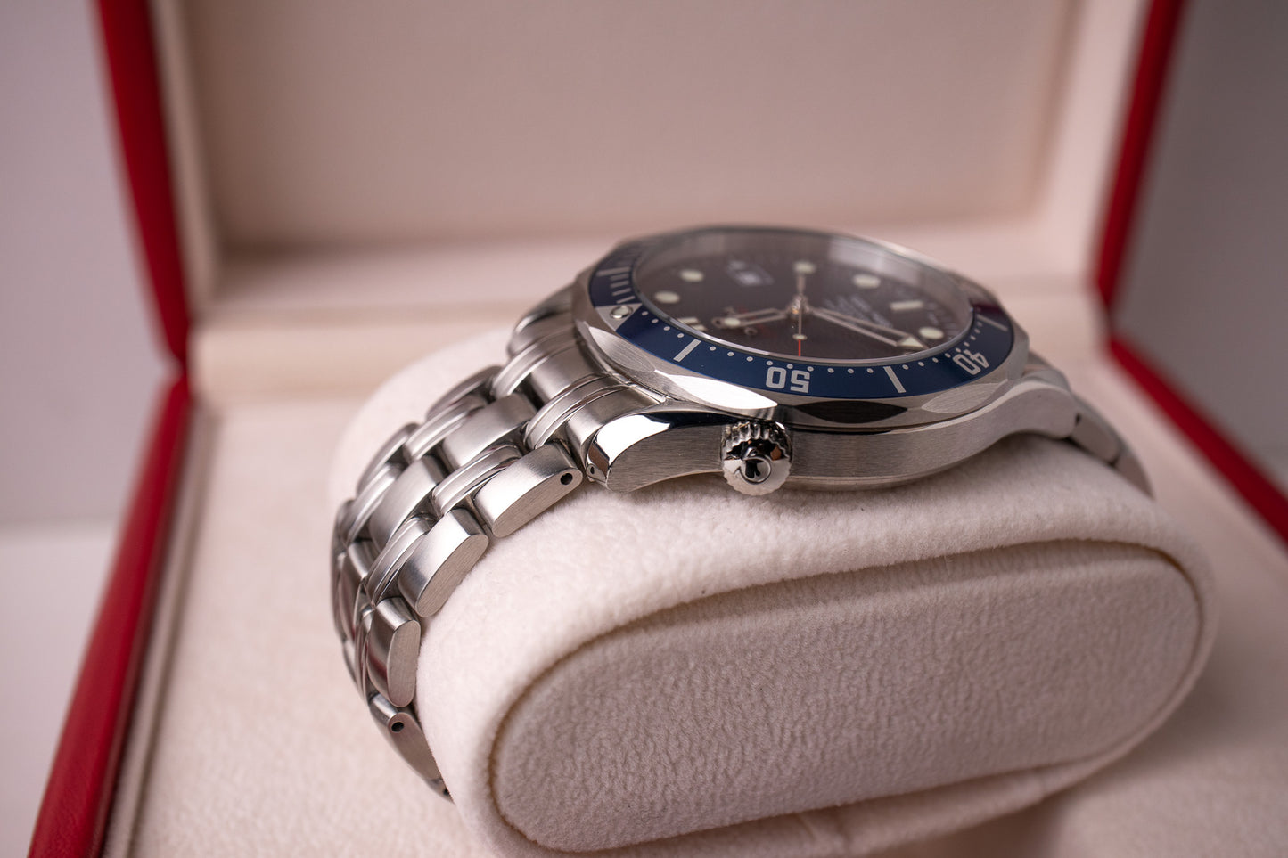 Omega Seamaster 300M James Bond 'Casino Royale' 2220.80