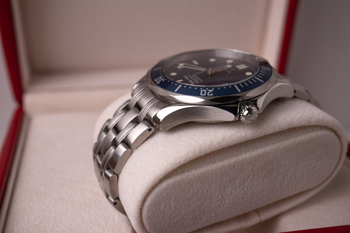 Omega Seamaster 300M James Bond 'Casino Royale' 2220.80