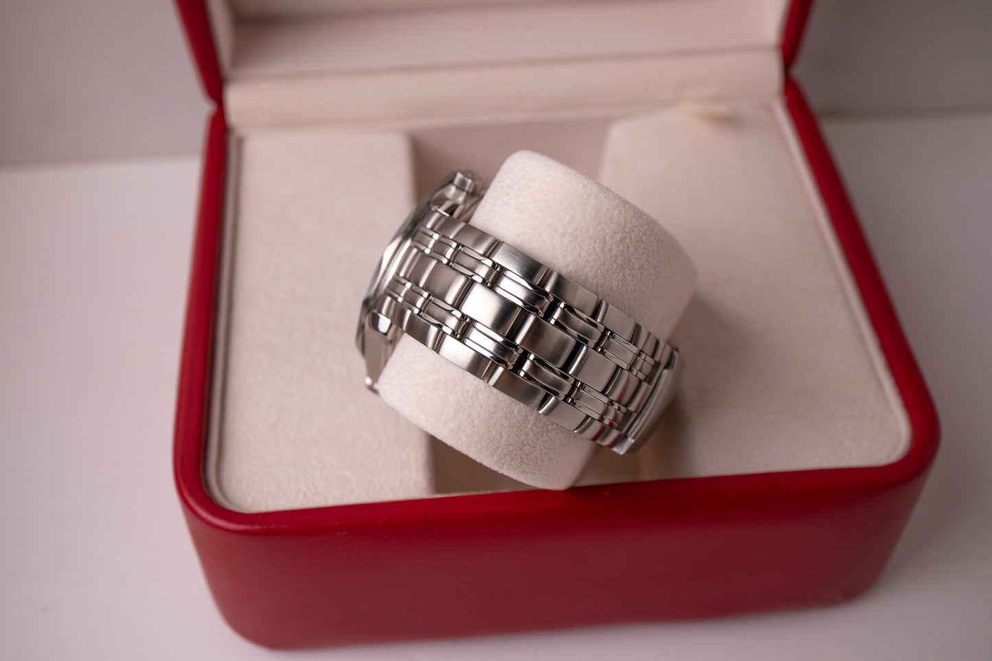 Omega Seamaster 300M James Bond 'Casino Royale' 2220.80