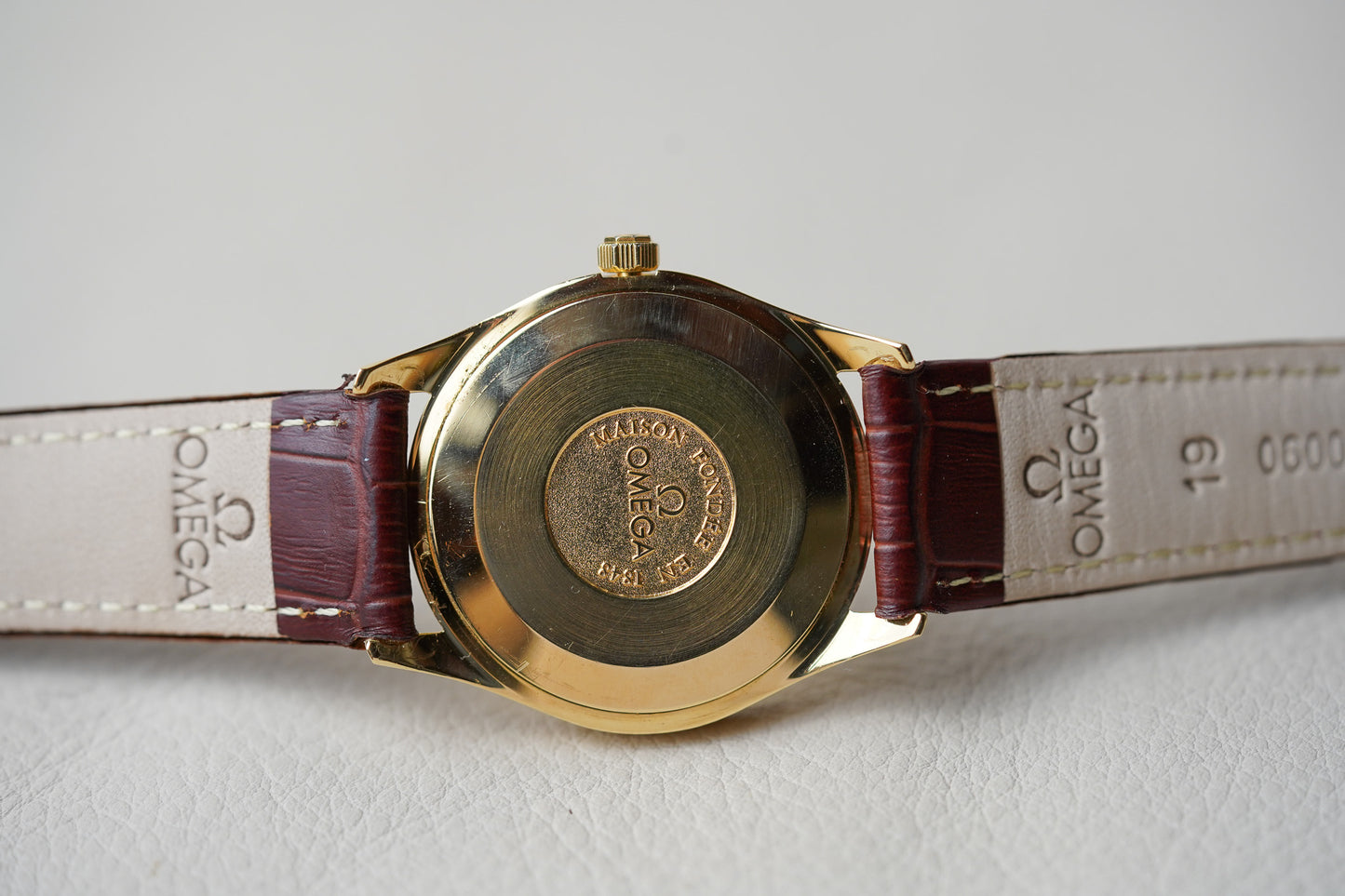 Omega Speedmaster Classic Heritage Maison Fondée en 1848 - 166.0285 / 3601.20 Solid 18k Gold