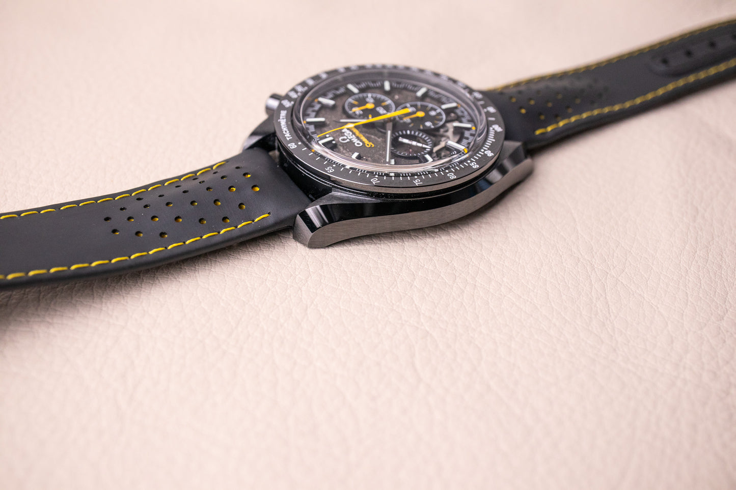 Omega Speedmaster 'Dark Side of the Moon' 310.92.44.50.01.001