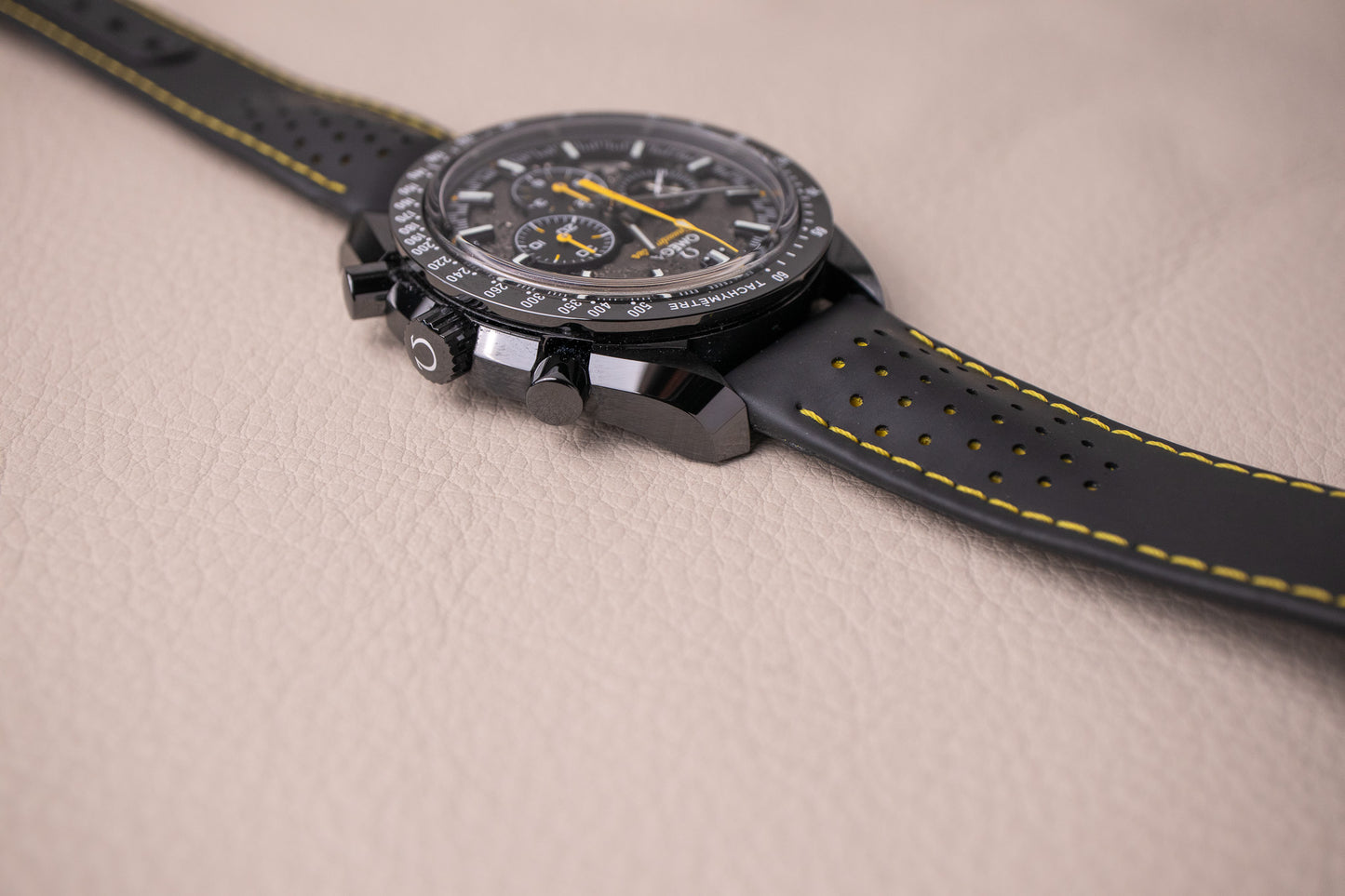 Omega Speedmaster 'Dark Side of the Moon' 310.92.44.50.01.001