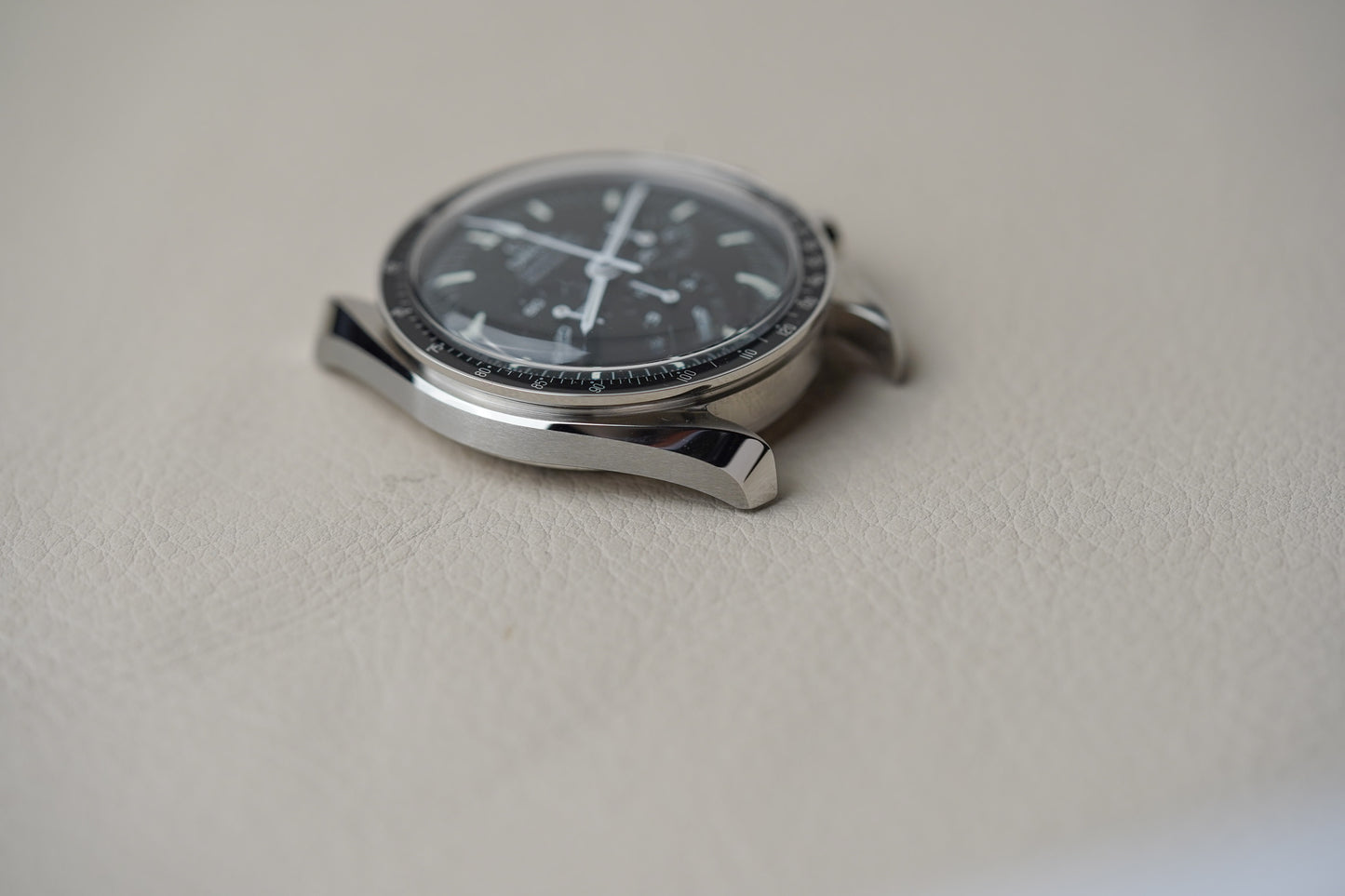 Omega Speedmaster Master Sultanate of Oman Khanjar Limited 310.30.42.50.01.003