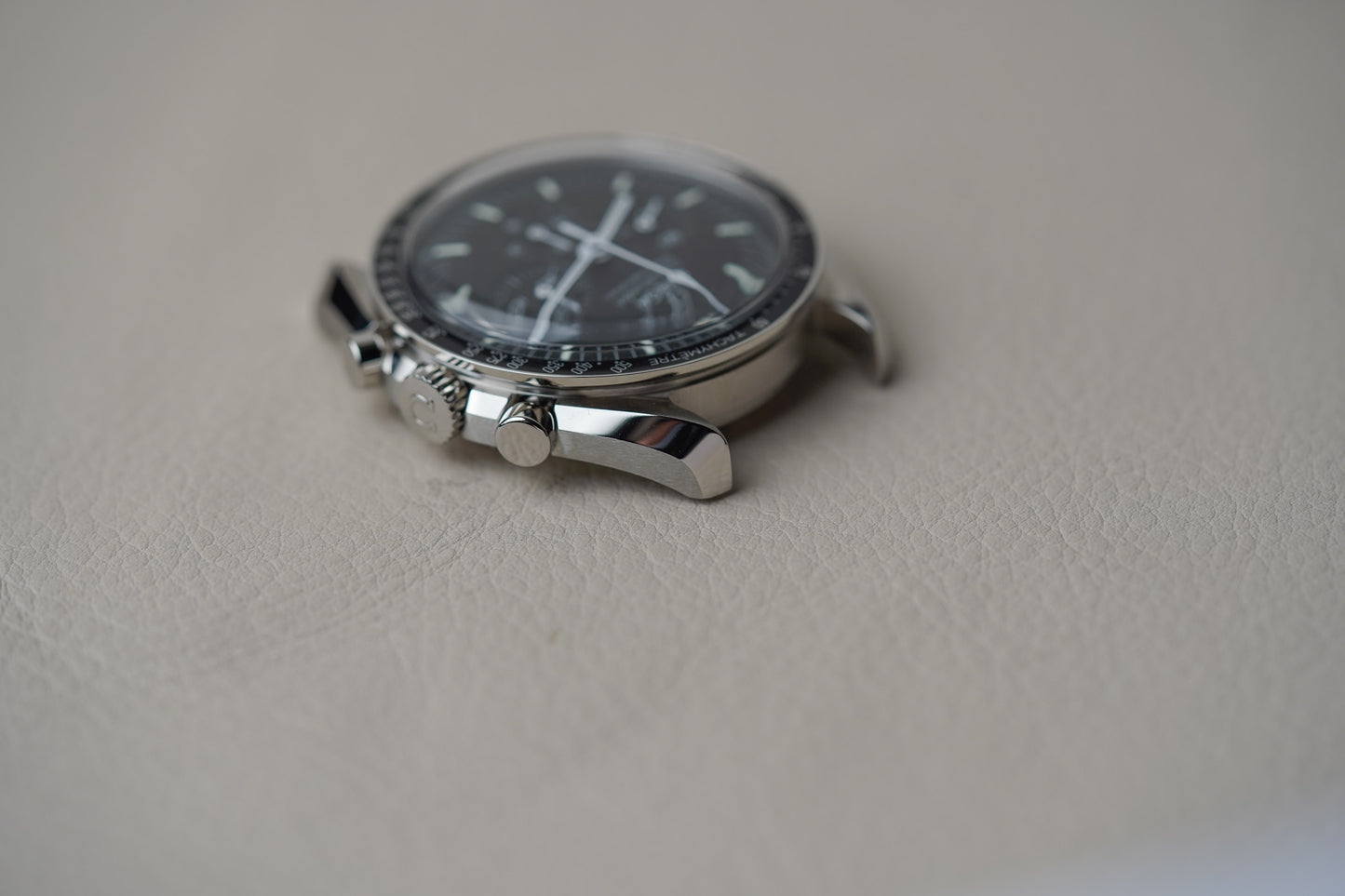 Omega Speedmaster Master Sultanate of Oman Khanjar Limited 310.30.42.50.01.003
