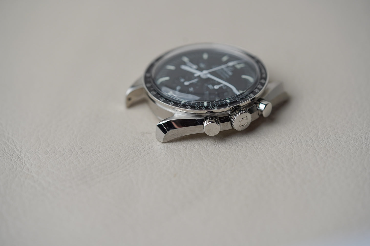 Omega Speedmaster Master Sultanate of Oman Khanjar Limited 310.30.42.50.01.003