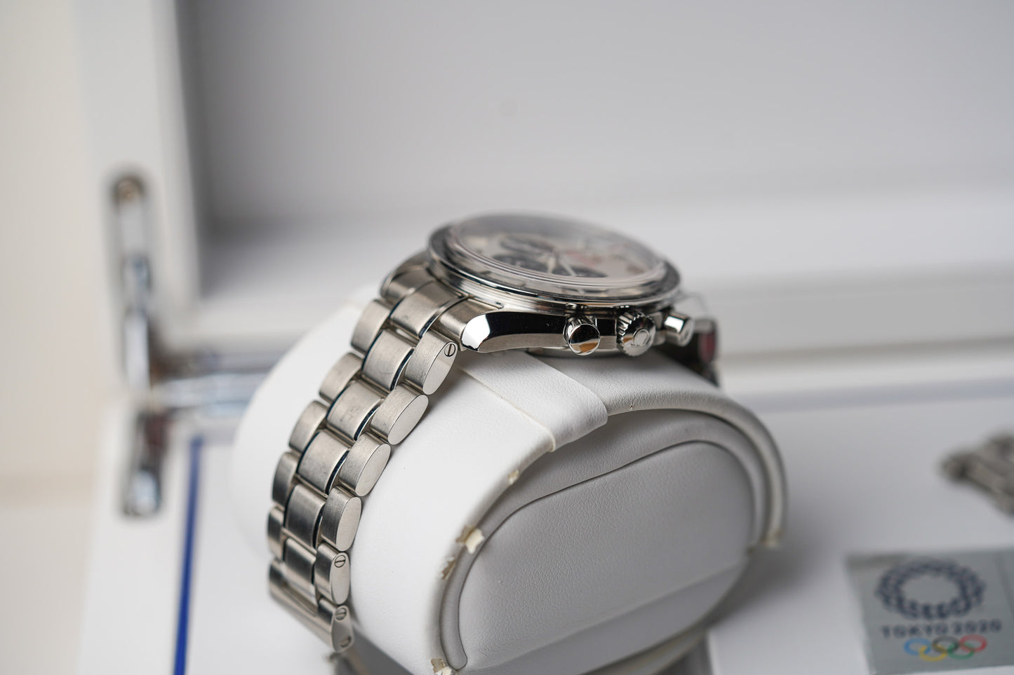 Omega Speedmaster Tokyo 2020 Panda 522.30.42.30.04.001