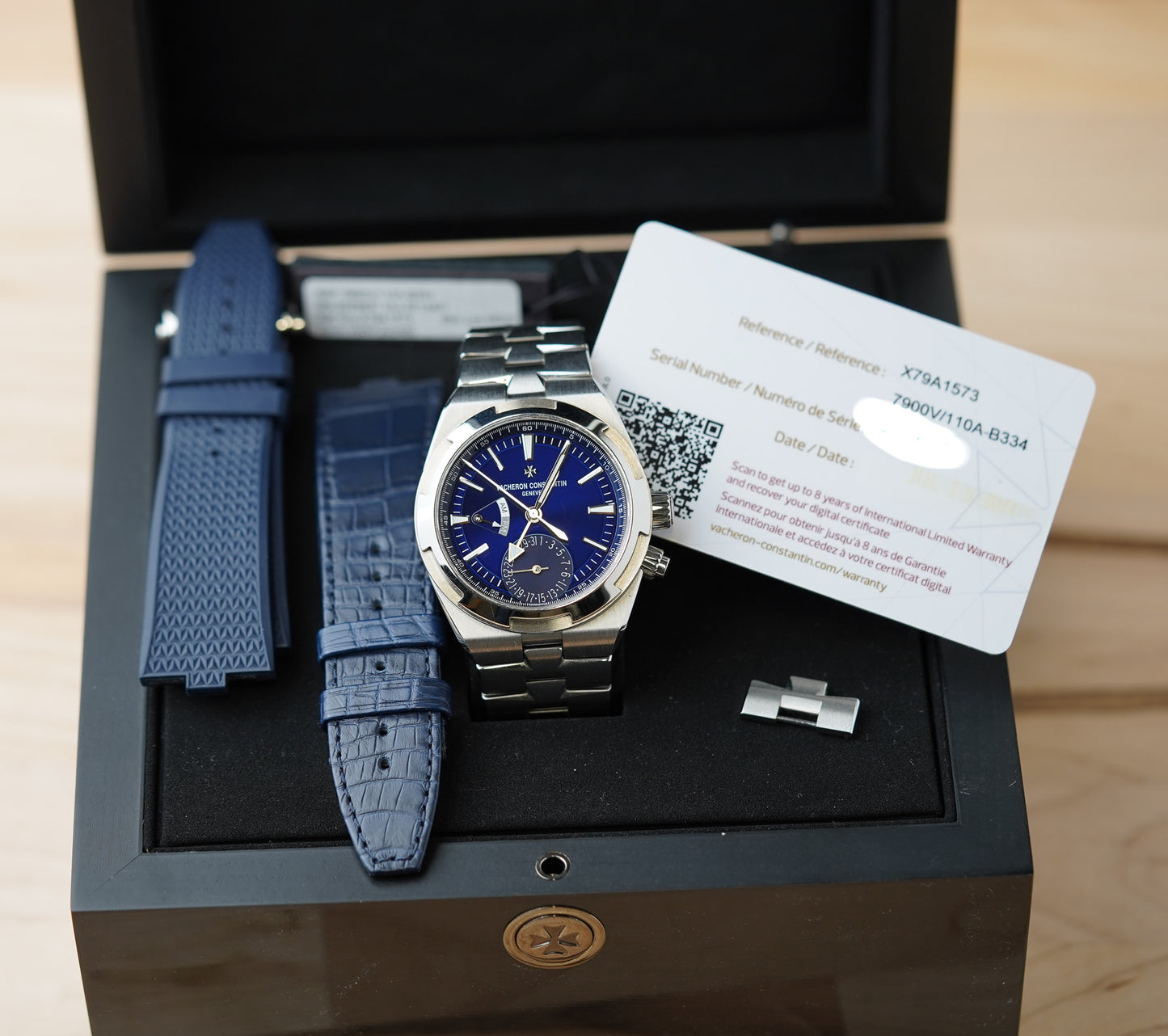 Vacheron Constantin Overseas Dualtime 4900V/110A-B334