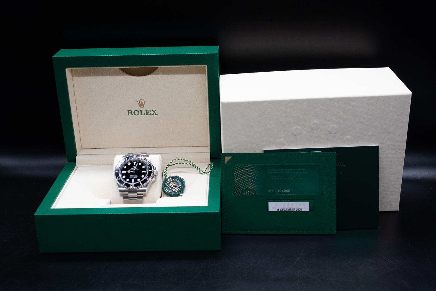 Pre-Owned Rolex Submariner No Date 124060