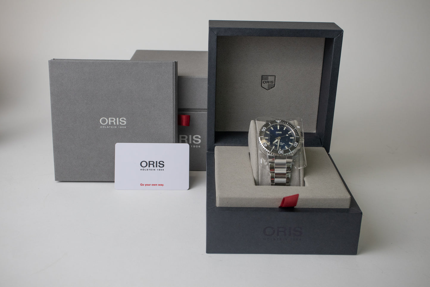 Oris Aquis Date Blue Dial