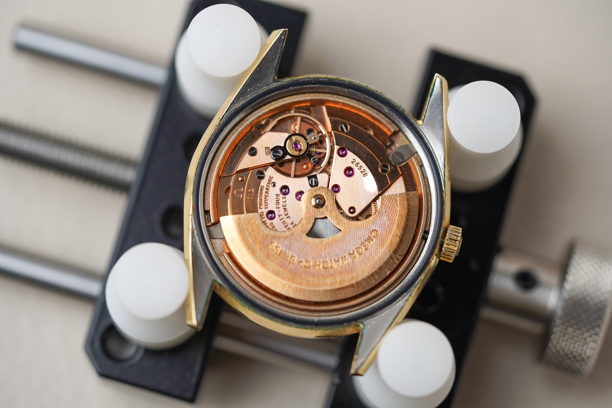 1968 Omega Constellation Ultra-Thin Starburst Opaline Silver 167.021