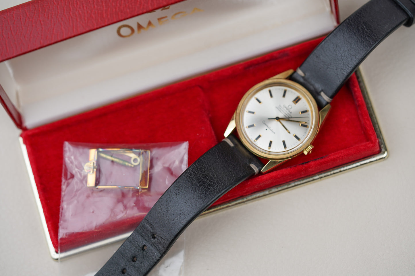 1968 Omega Constellation Ultra-Thin Starburst Opaline Silver 167.021