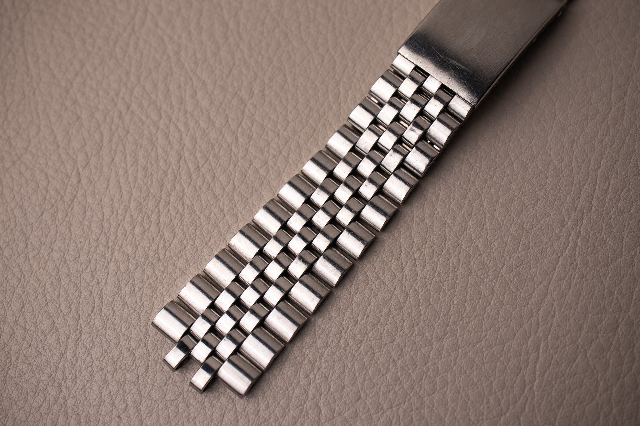 1973 Rolex Datejust 1603 'Non Luminous Silver Linen Dial'