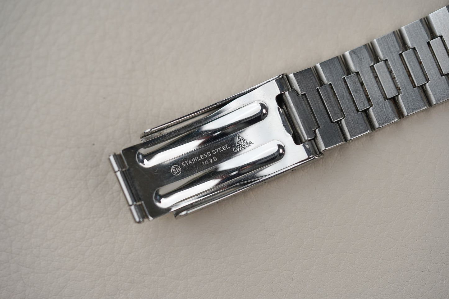 1993 Omega Speedmaster Moonwatch 3592.50 Hesalite Sandwich Apollo XI