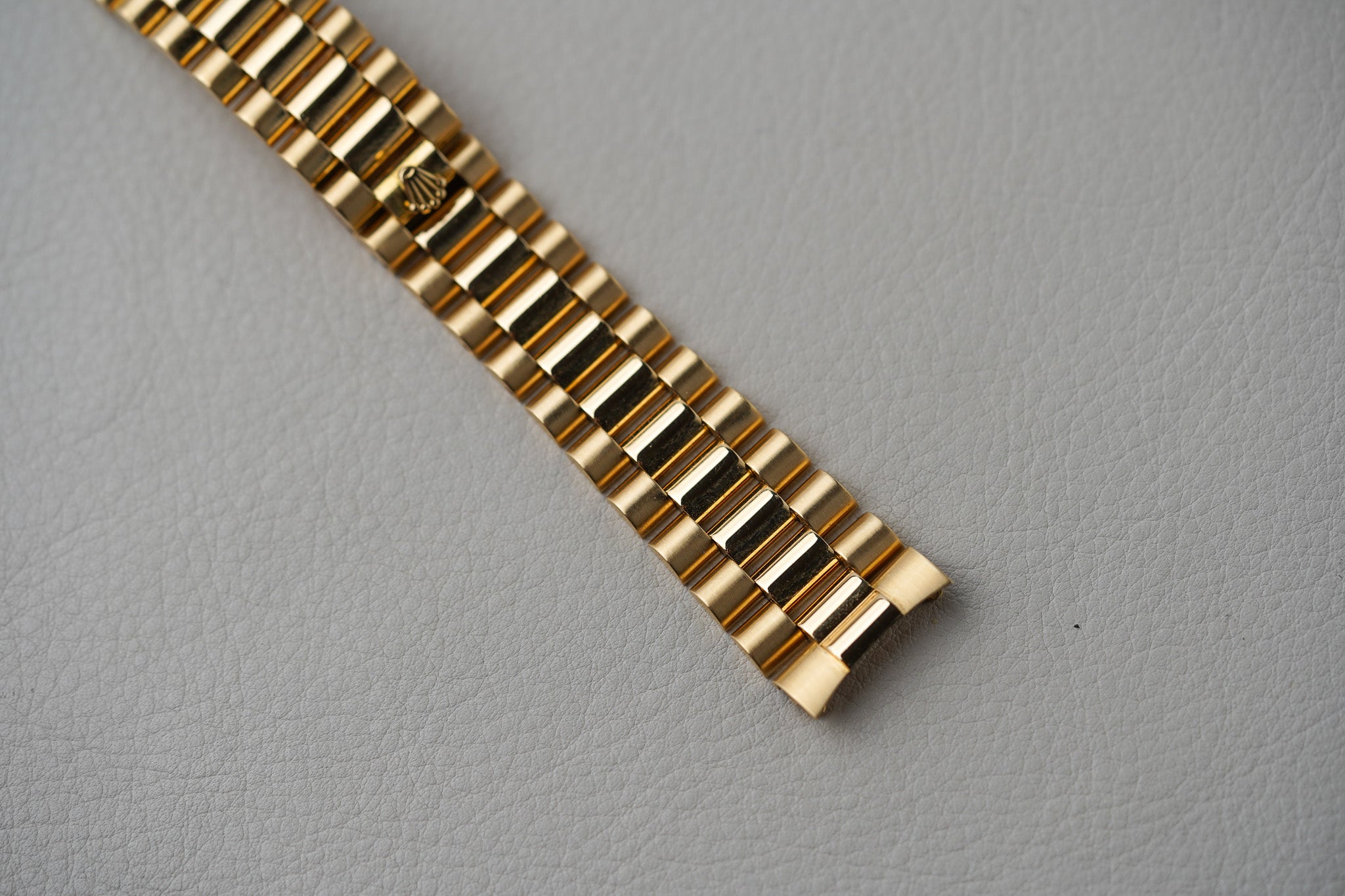 1995 Rolex Day-Date 18238 Champagne Stick Dial