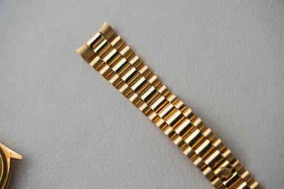 1995 Rolex Day-Date 18238 Champagne Stick Dial