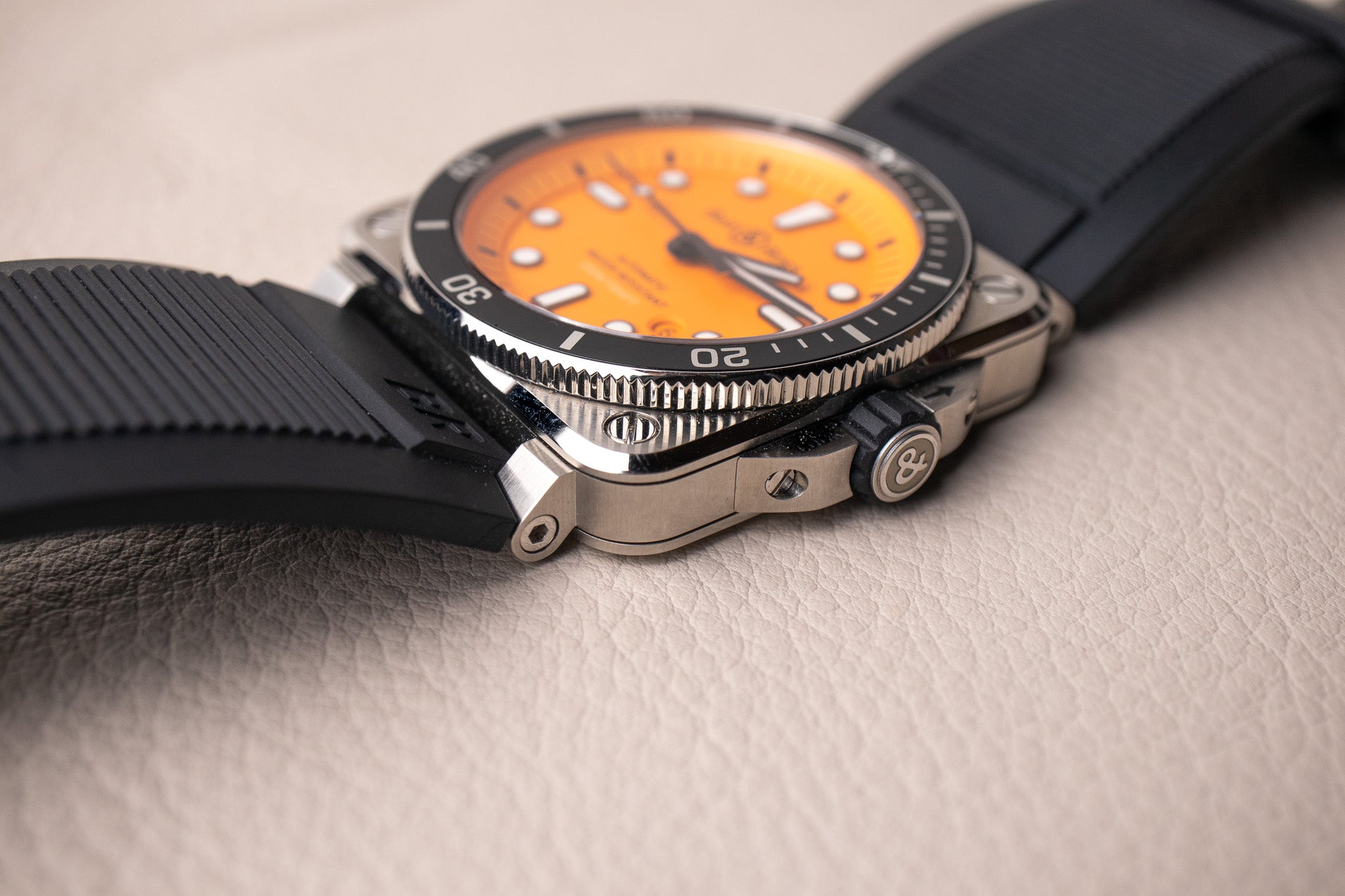 S*a様 【美品】Bell&Ross BR03-92 DIVER ベル&ロス 正 Bell & Ross BR 03-92 Diver Orange BR0392-D-O-ST/SRB – Belmont Watches