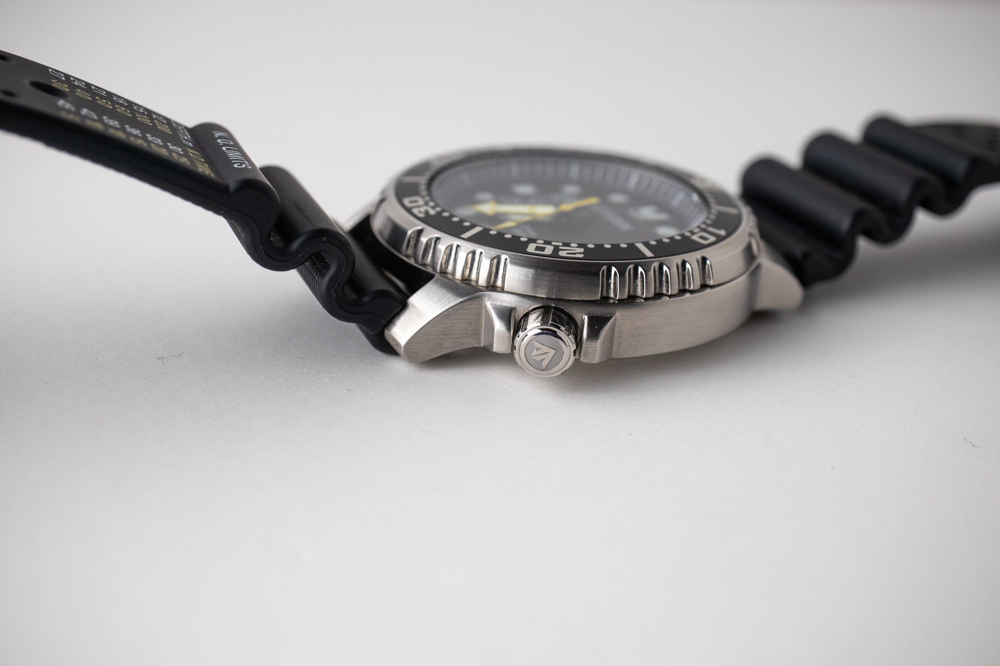 Citizen Pro-Master Eco-Drive Snoopy E168-S120314 – Belmont