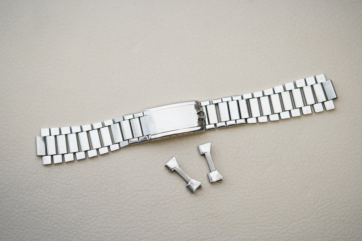 1965 Omega Speedmaster 'Pewter Grey' Dial 105.012-63