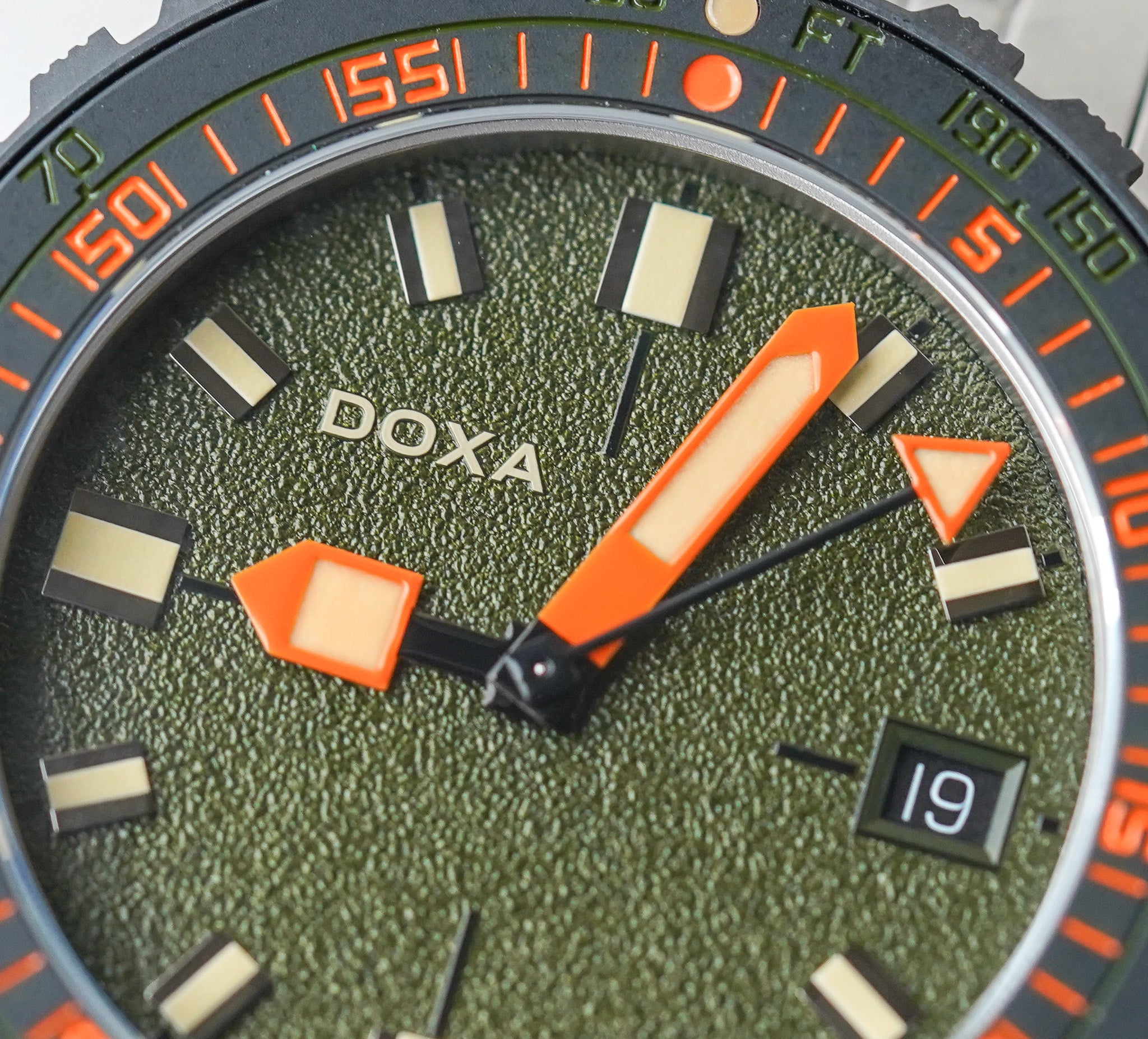 Belmont Watches X Doxa Sub 300 Beta 'Frogger' 830.10.101.10-SE10