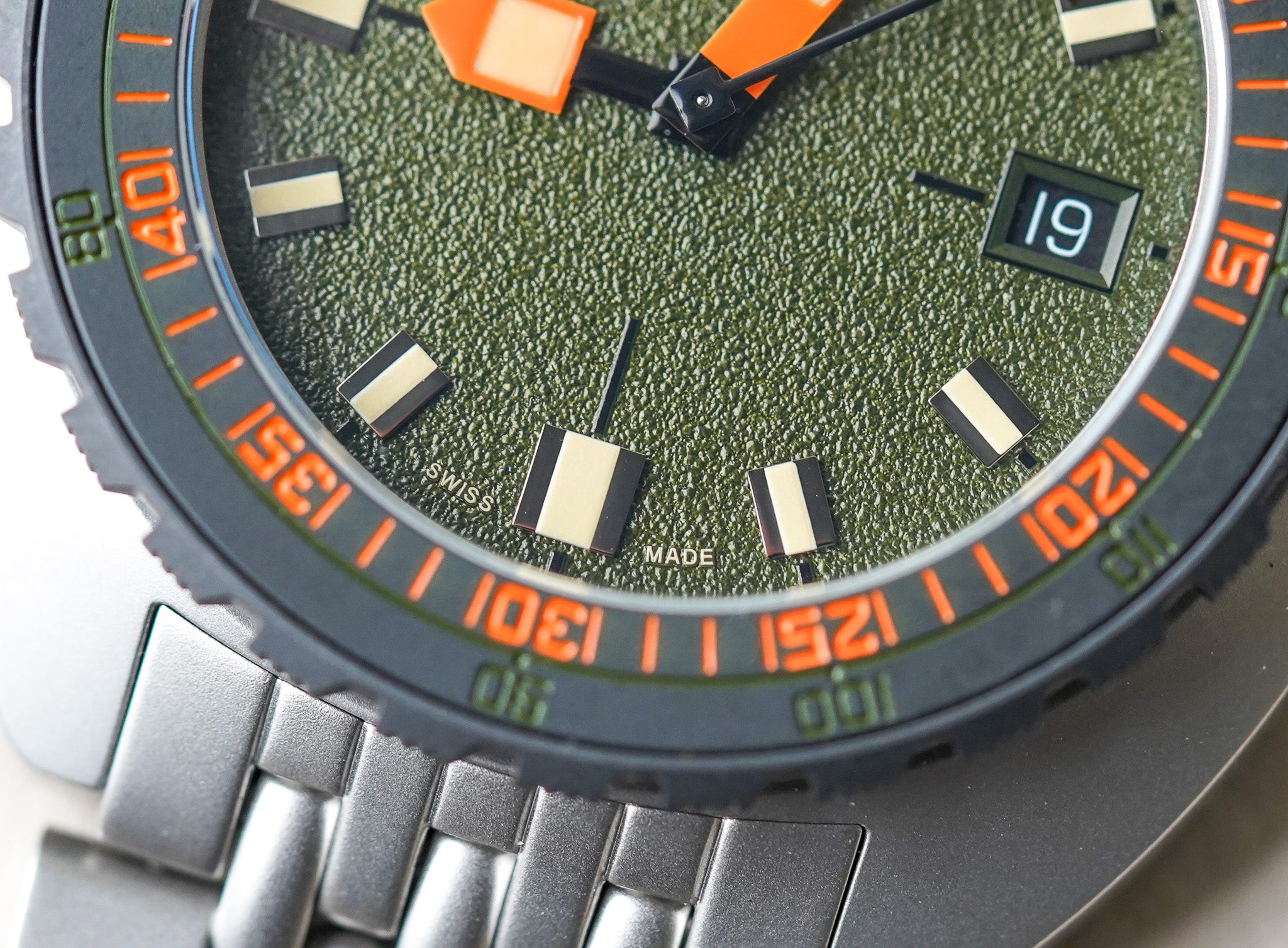 Belmont Watches X Doxa Sub 300 Beta 'Frogger' 830.10.101.10-SE10