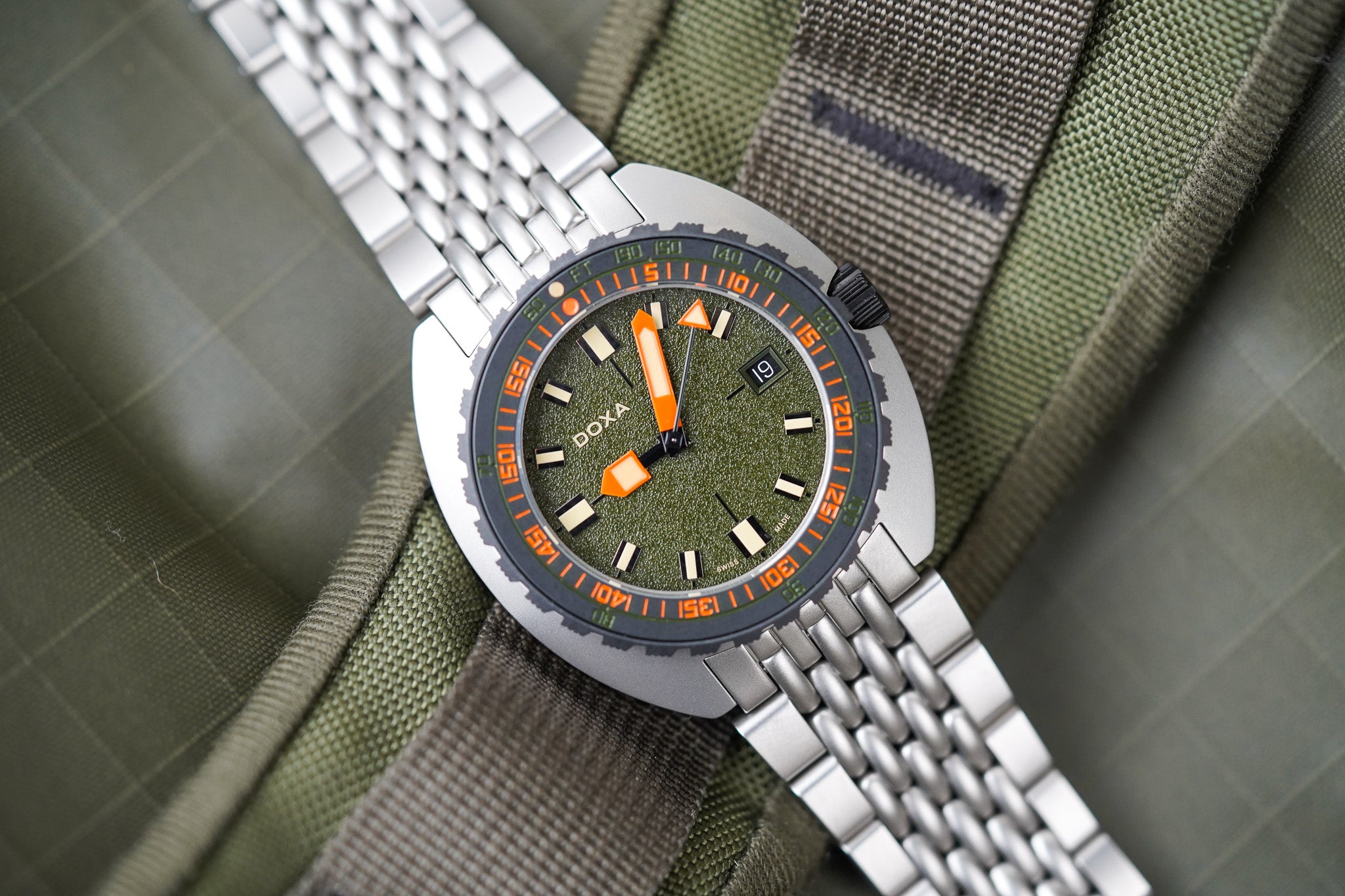 Belmont Watches X Doxa Sub 300 Beta 'Frogger' 830.10.101.10-SE10