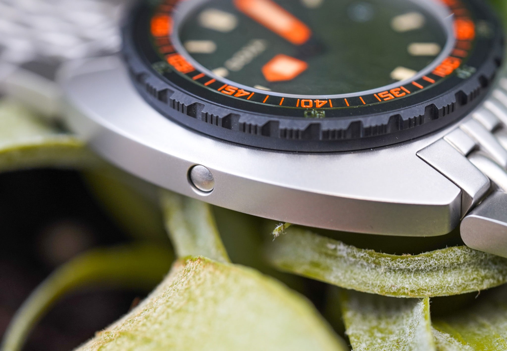 Belmont Watches X Doxa Sub 300 Beta 'Frogger' 830.10.101.10-SE10