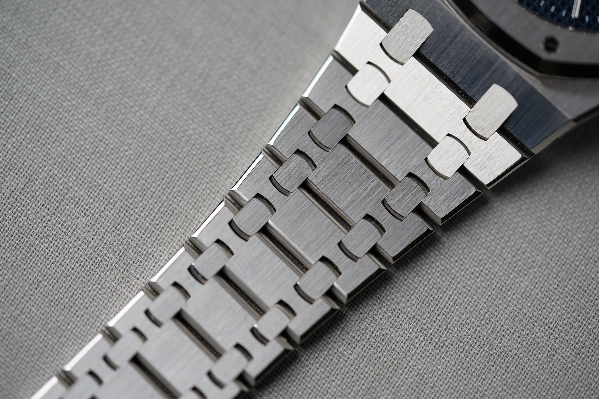 Audemars Piguet Royal Oak 15202ST "Jumbo" Extra Thin