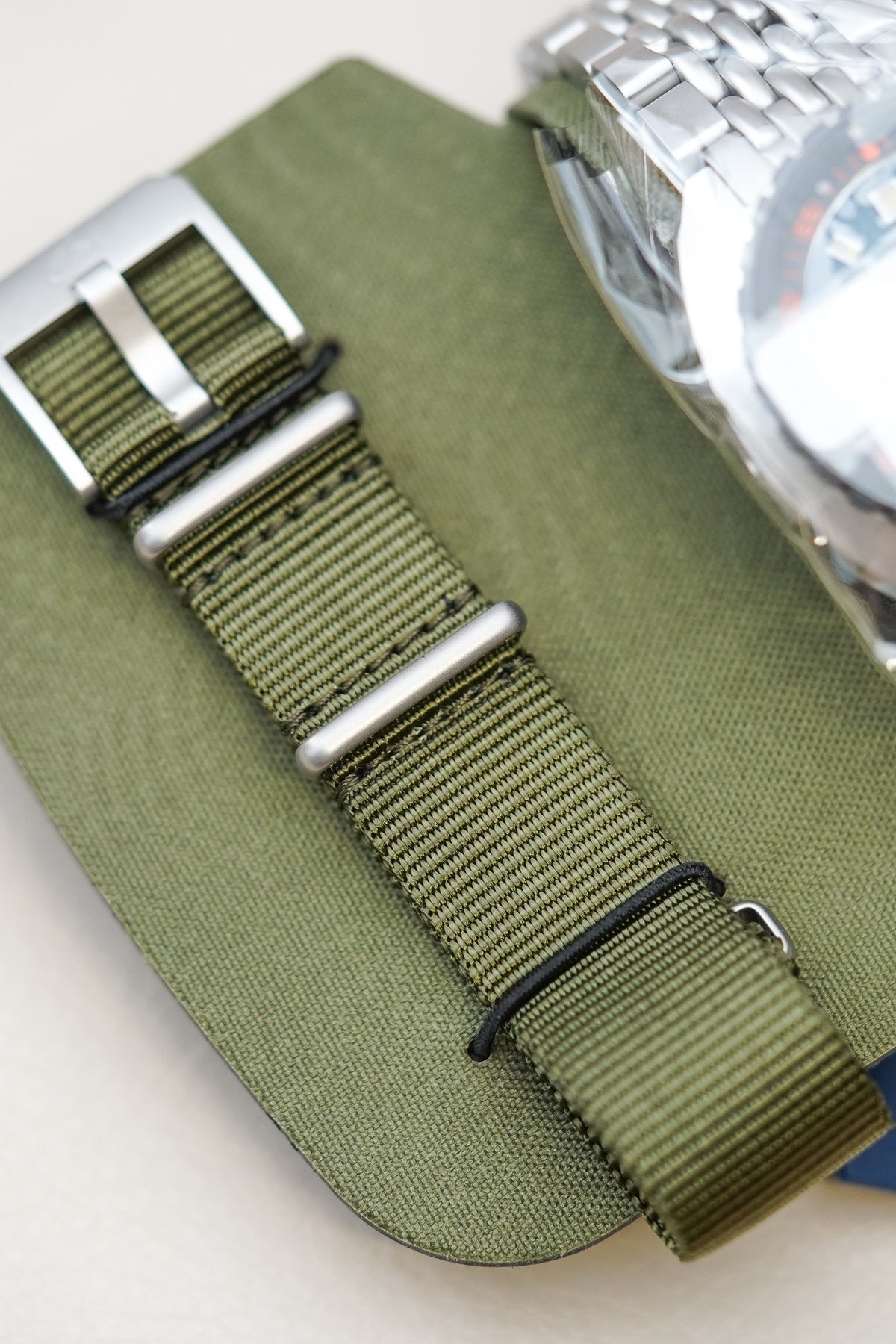 Belmont Watches X Doxa Sub 300 Beta 'Frogger' 830.10.101.10-SE10