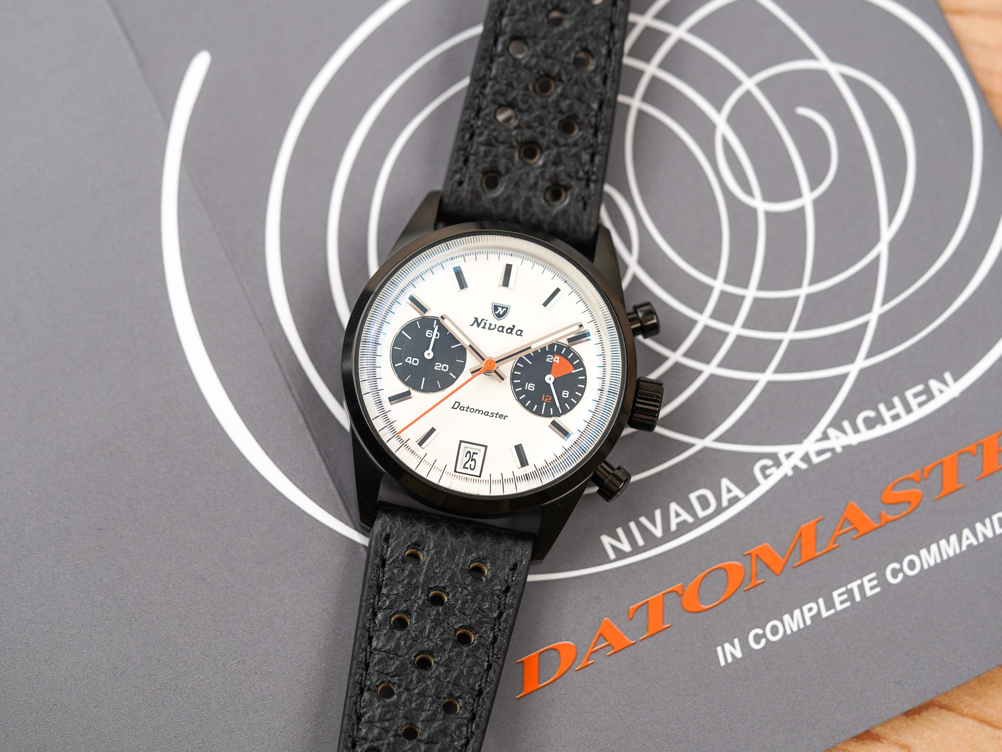 Nivada Grenchen Datomaster Black White Dial Mecaquartz 88008Q01