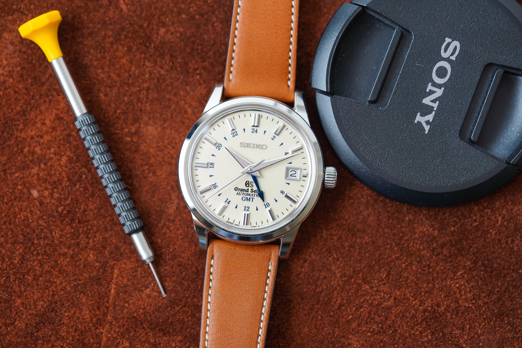 Grand Seiko Elegance GMT SBGM021