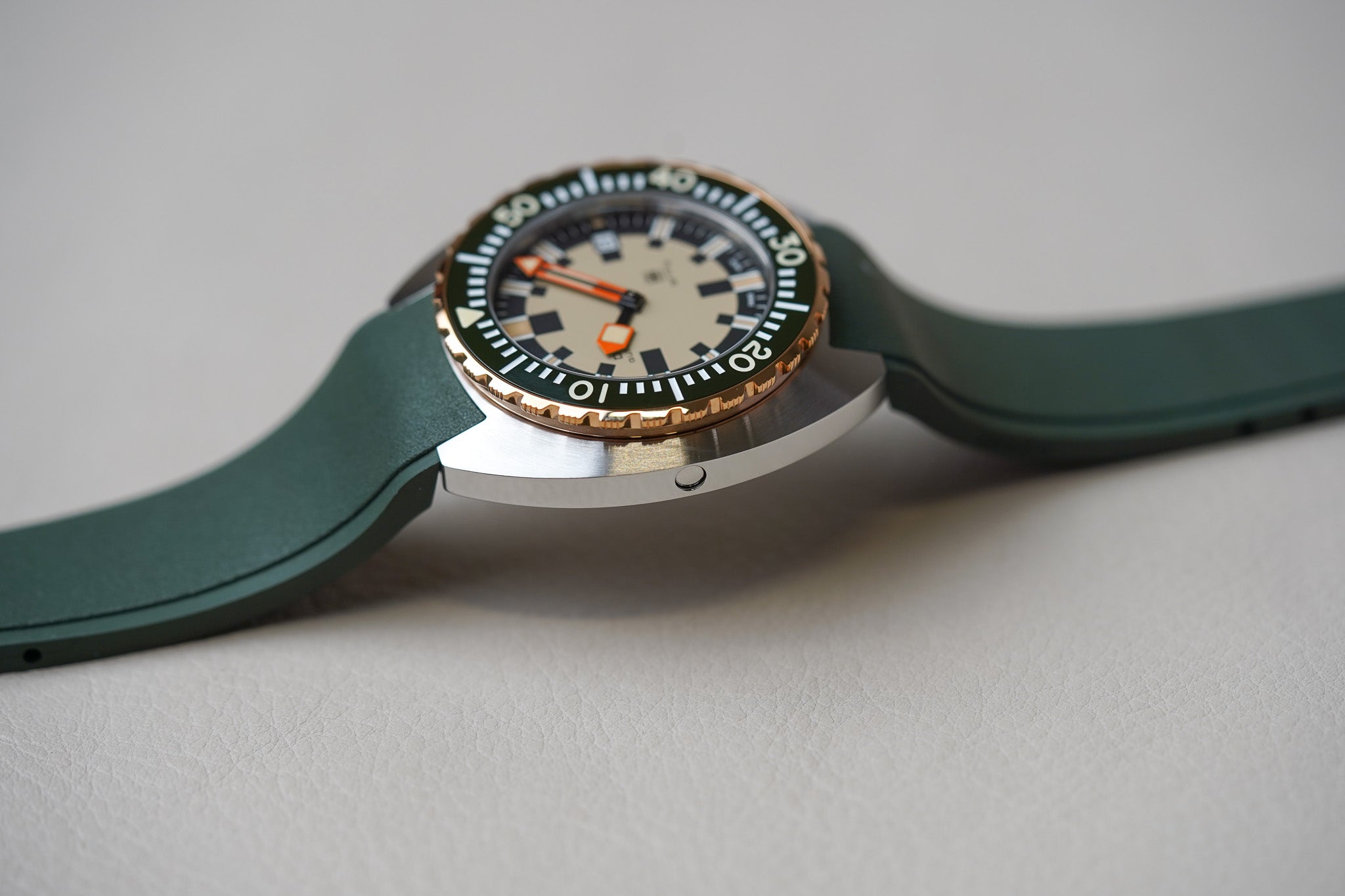 Doxa ARMY Bronze Bezel Rubber 785.60.031.26